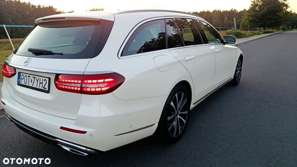 Mercedes-Benz Klasa E 220 d 9G-TRONIC - 3