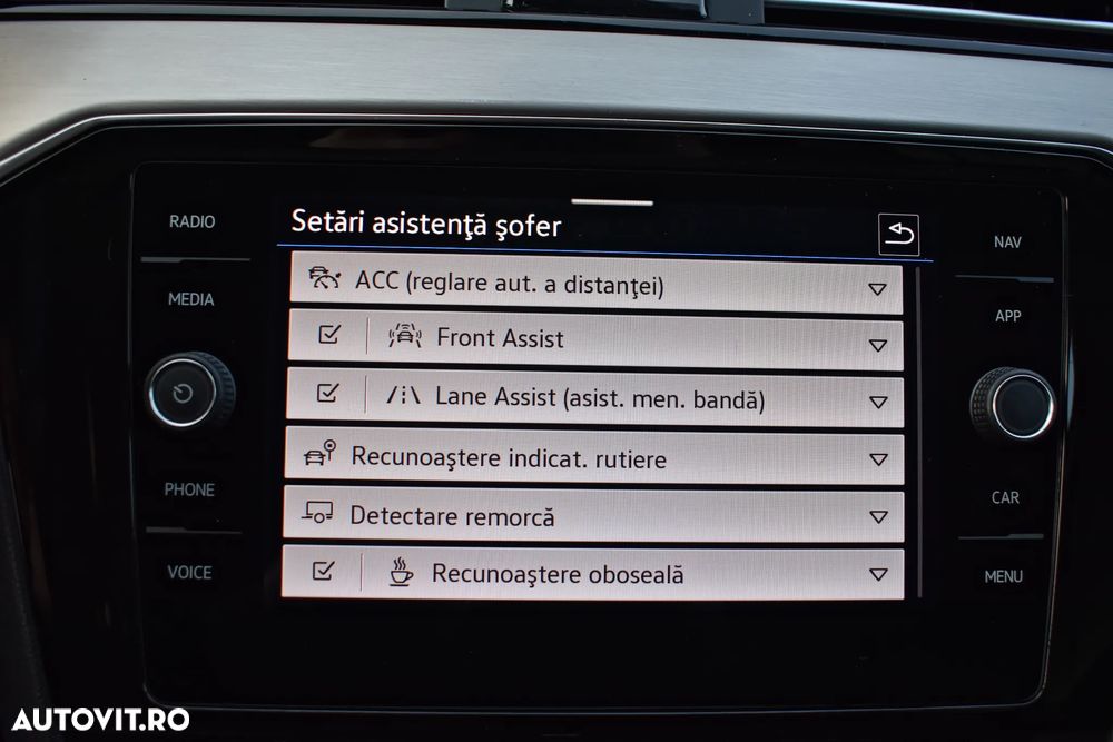 Volkswagen Passat Variant 2.0 TDI SCR DSG Highline - 16