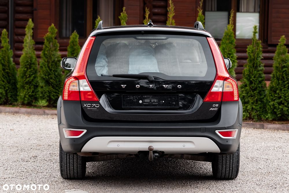 Volvo XC 70 D5 AWD Momentum - 12