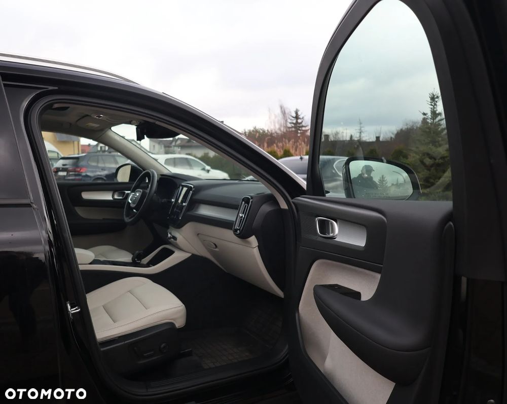 Volvo XC 40 T5 AWD Momentum - 23