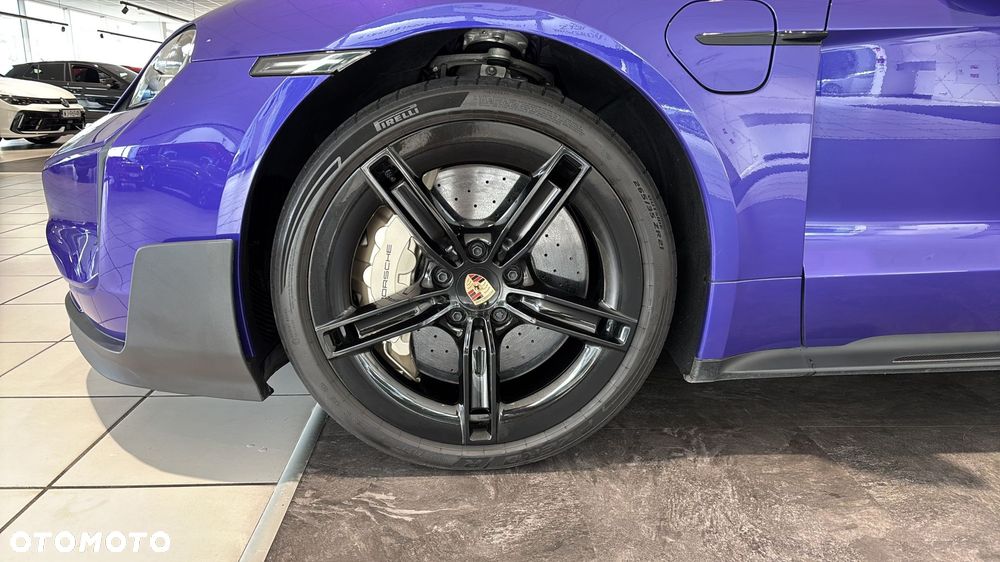 Porsche Taycan 105kWh Turbo S - 19