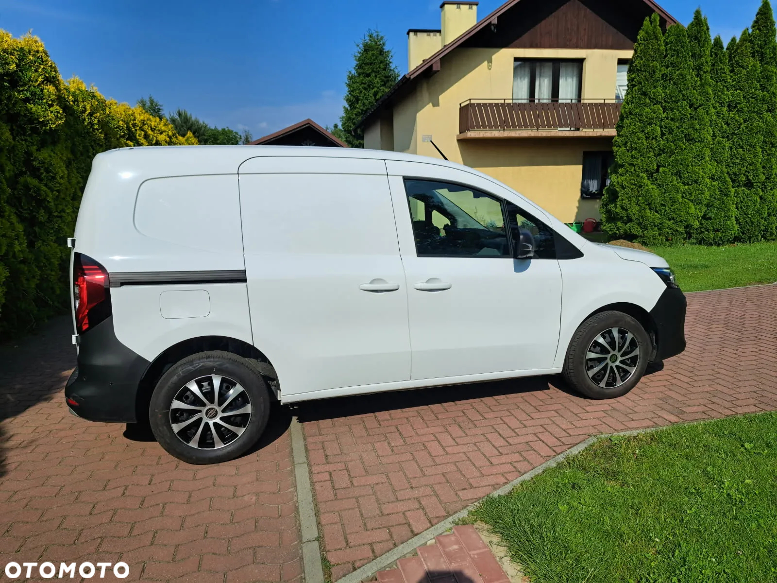 Nissan TOWNSTAR - 2