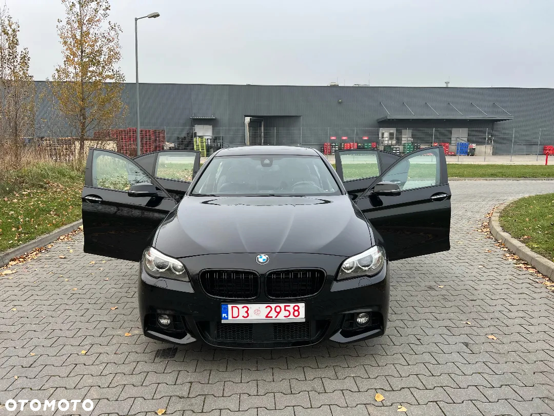 BMW Seria 5 550i xDrive Sport-Aut - 11