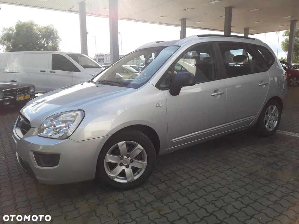 Kia Carens - 9