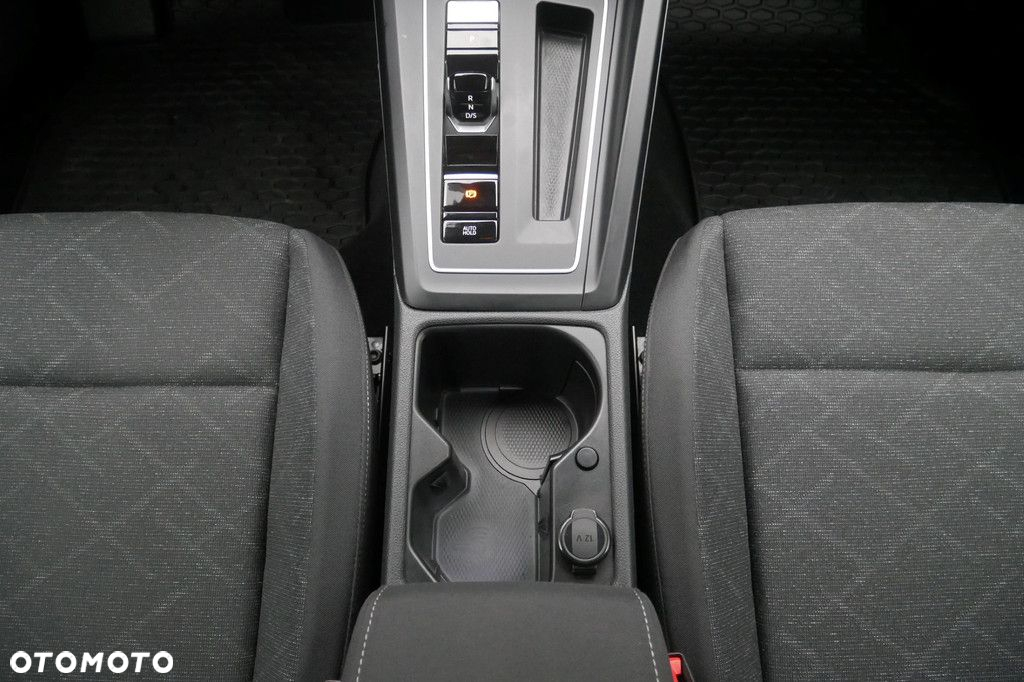 Volkswagen Golf - 11