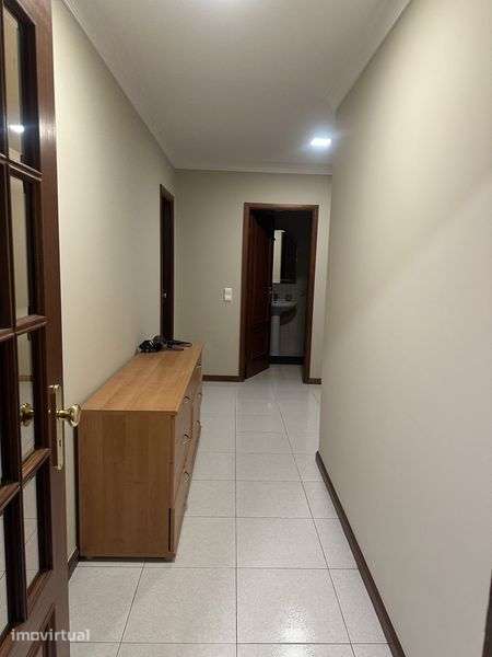 T3 Mobilado com 150 m² em Gandra | 1 Suite | Entrada Imediata - Grande imagem: 5/10