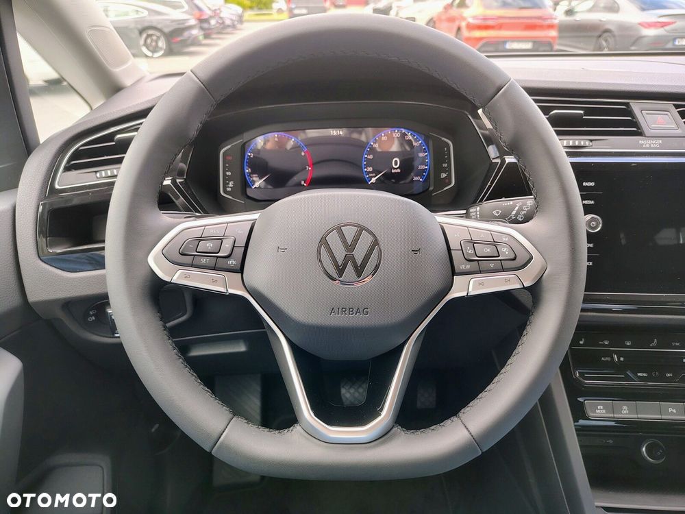 Volkswagen Touran - 13