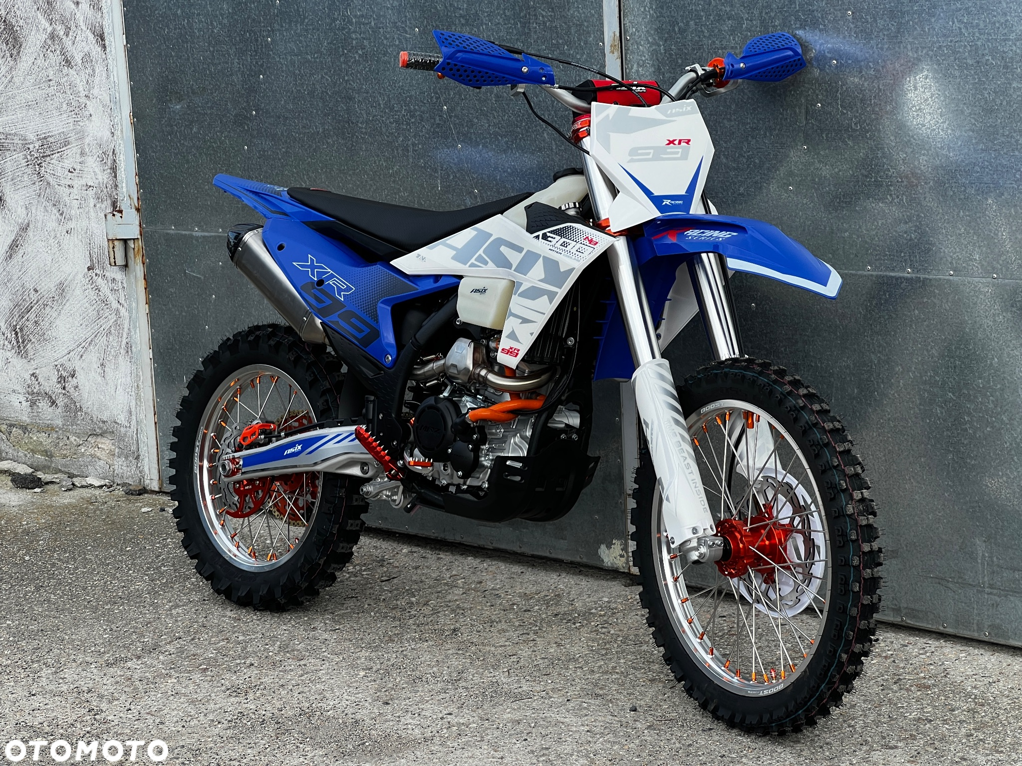 ASIX XR - 8