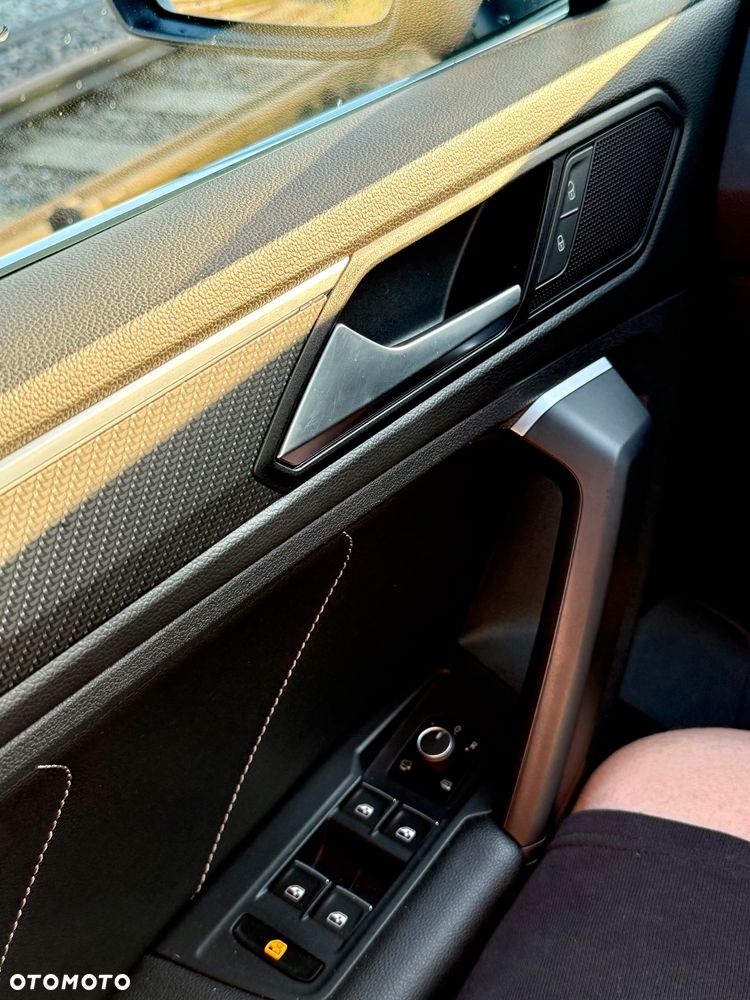 Volkswagen Tiguan 2.0 TDI SCR 4MotION DSG R-Line - 19