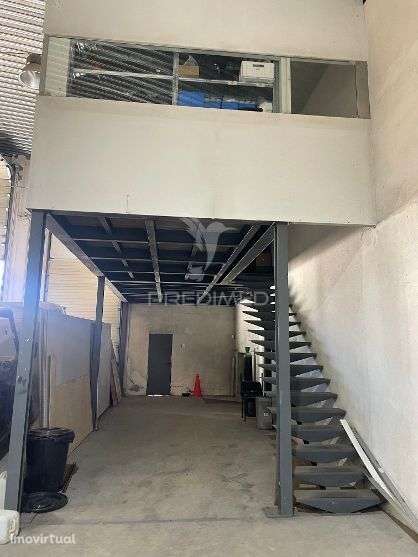 Arrendar Armazém 1200m2 e logradouro, Sintra - Grande imagem: 5/8