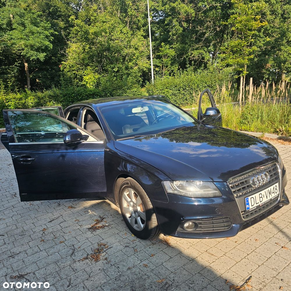 Audi A4 Limousine - 5