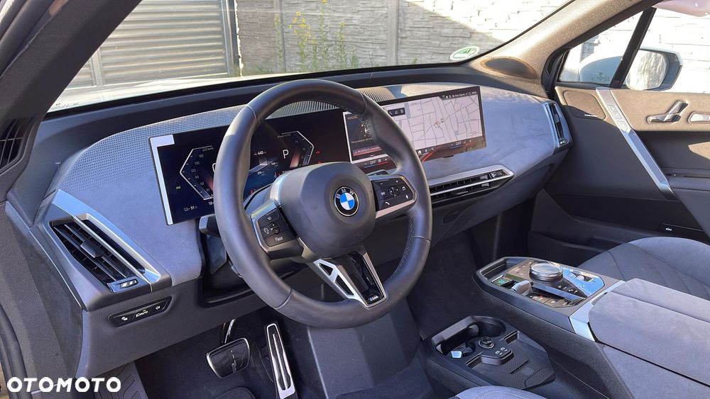 BMW iX xDrive45 - 16