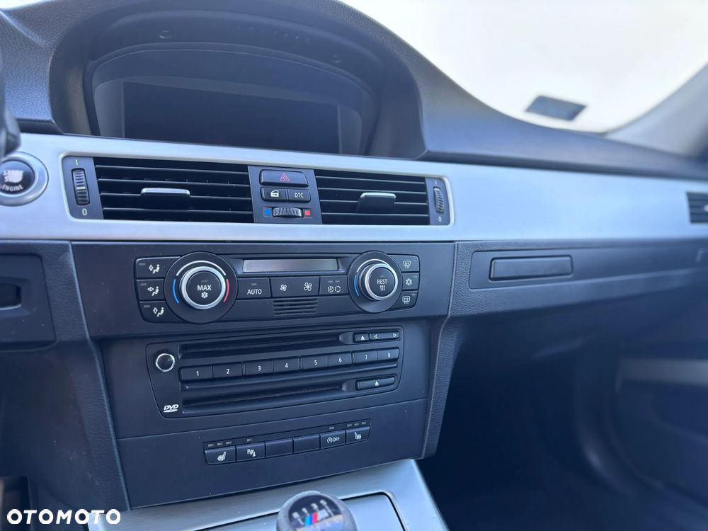 BMW Seria 3 320d - 15