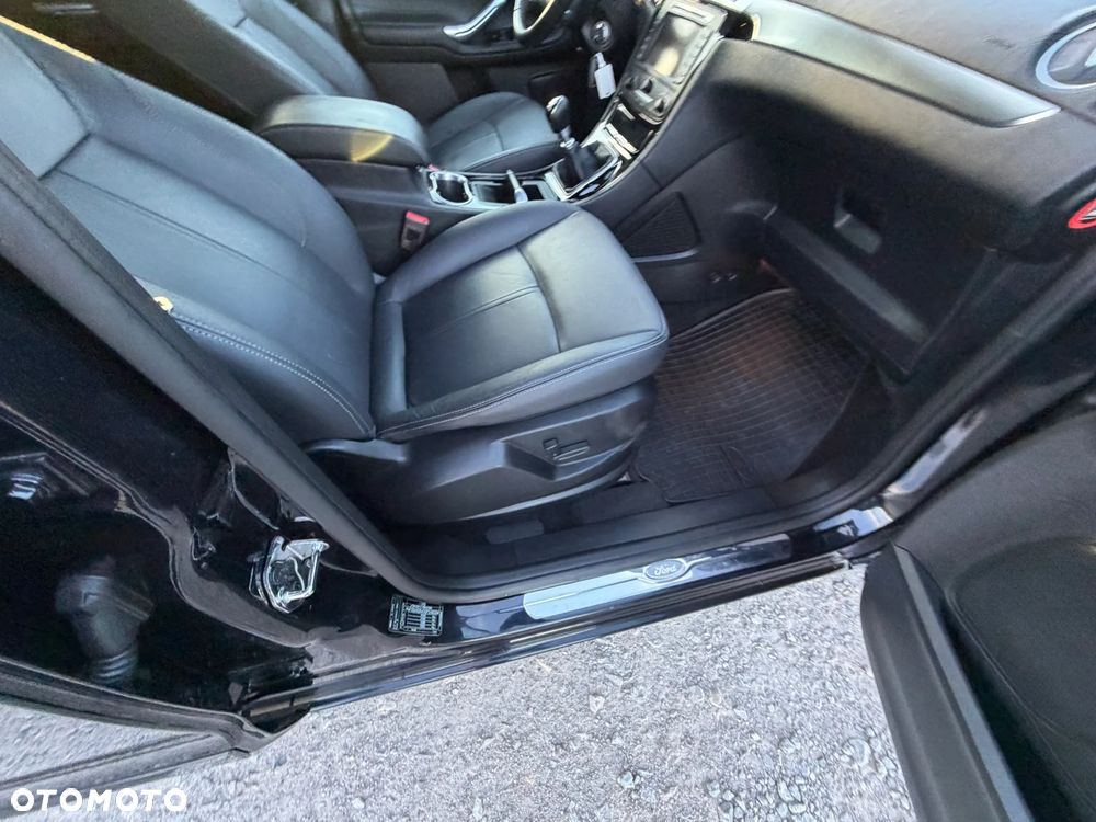 Ford S-Max 2.0 TDCi DPF Titanium - 23