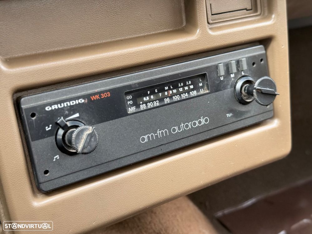 Toyota Hilux 2.4 D LN56L - 12