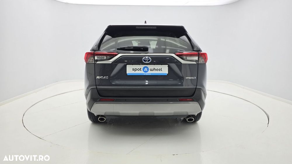 Toyota RAV4 - 8