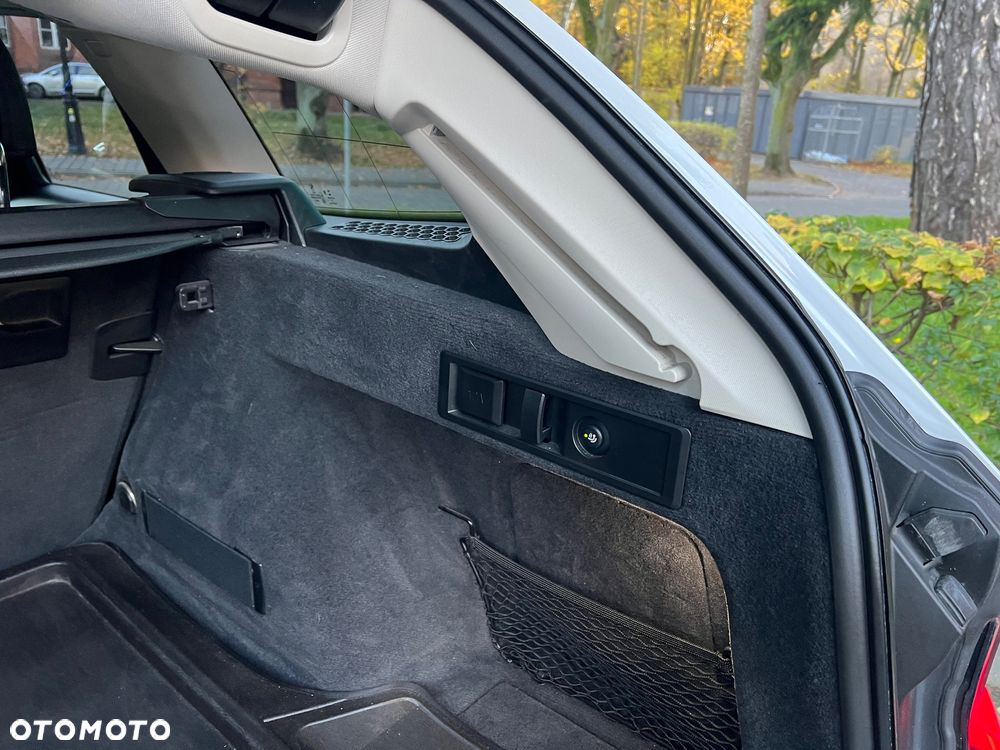 BMW Seria 3 320d Sport Line Shadow - 11