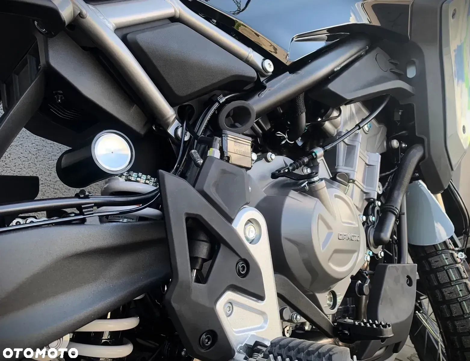 CFMoto MT - 16