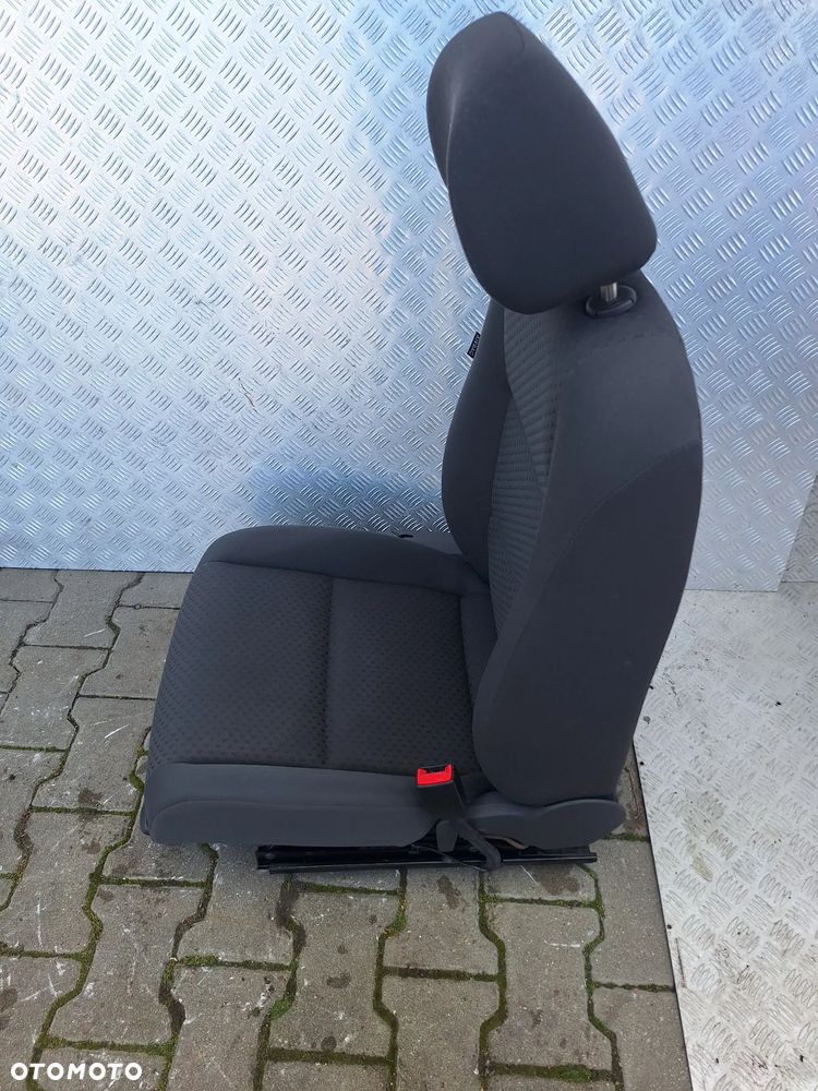 FOTEL PRAWY PRZÓD PASAŻERA - VW TOURAN I EUROPA - 3