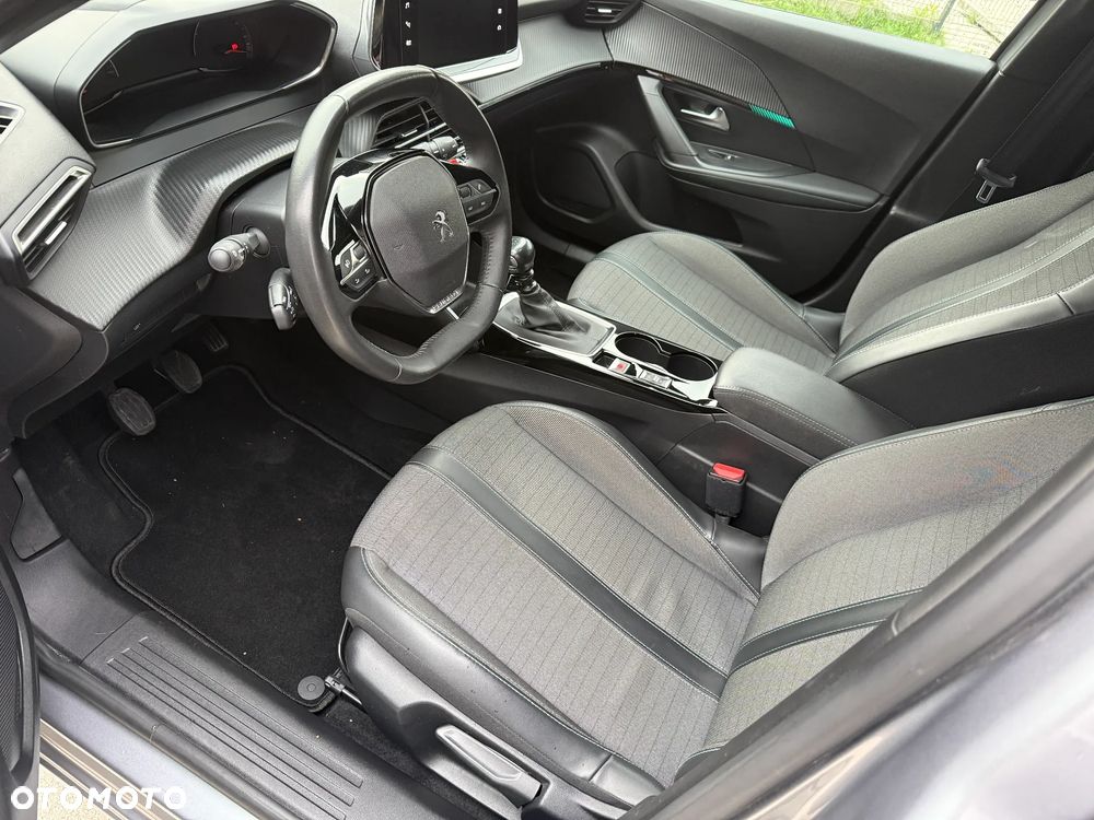 Peugeot 2008 - 11
