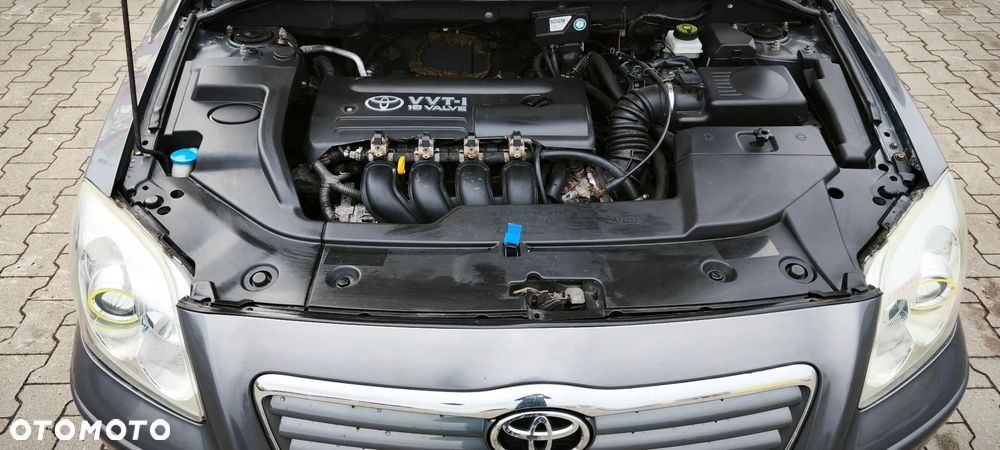 Toyota Avensis 1.8 VVT-i Automatik Sol - 9