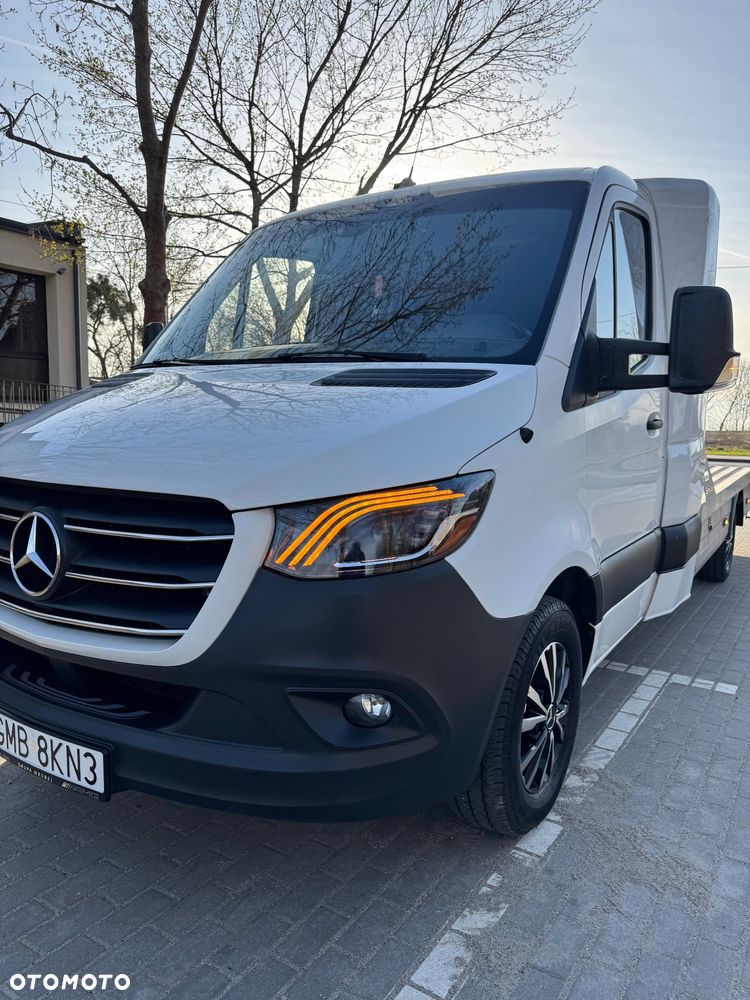 Mercedes-Benz Sprinter 907 - 11