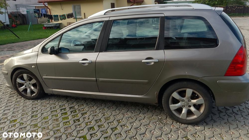 Peugeot 307 2.0 HDI XT Premium - 17