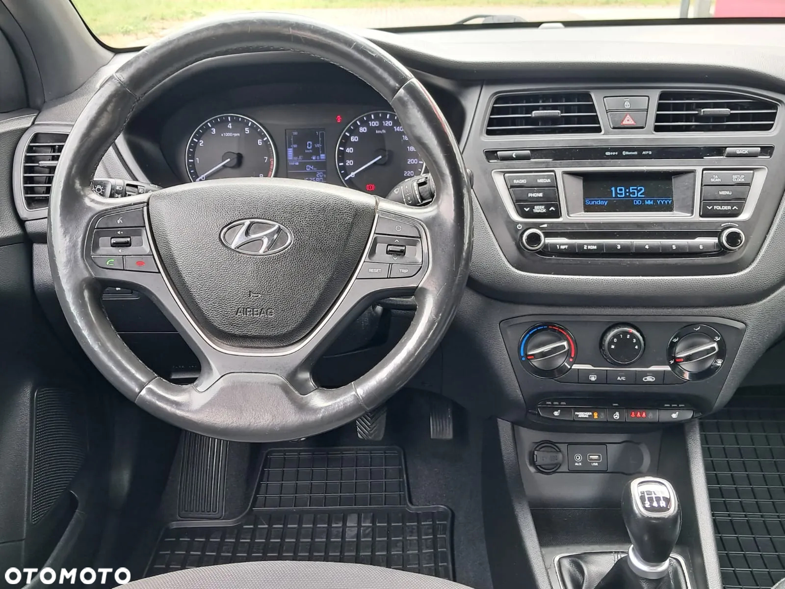 Hyundai i20 blue 1.2 YES - 21