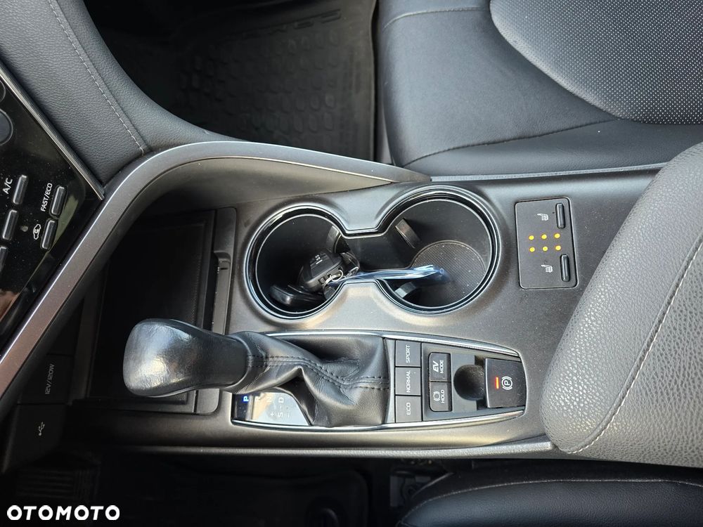 Toyota Camry 2.5 Hybrid Executive CVT - 21