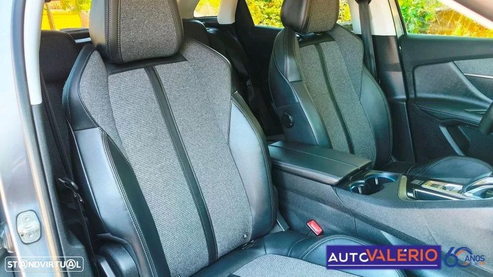 Peugeot 3008 1.5 BlueHDi Allure EAT8 - 31