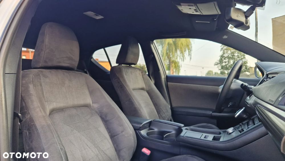 Lexus CT 200h F Sport - 11