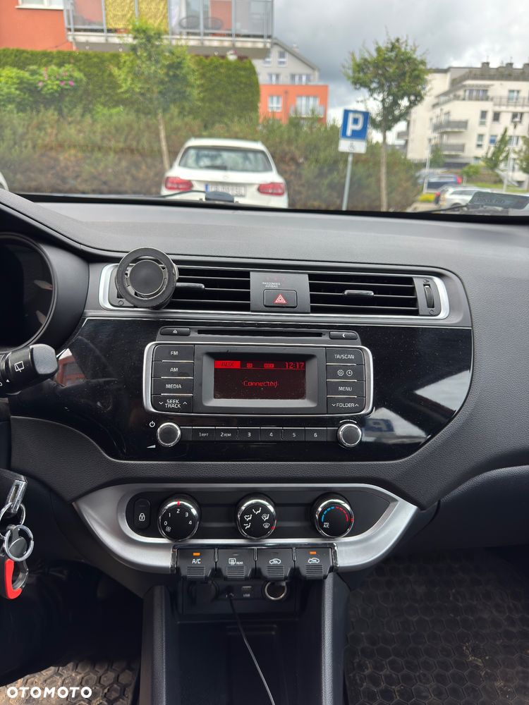 Kia Rio 1.2 L - 13