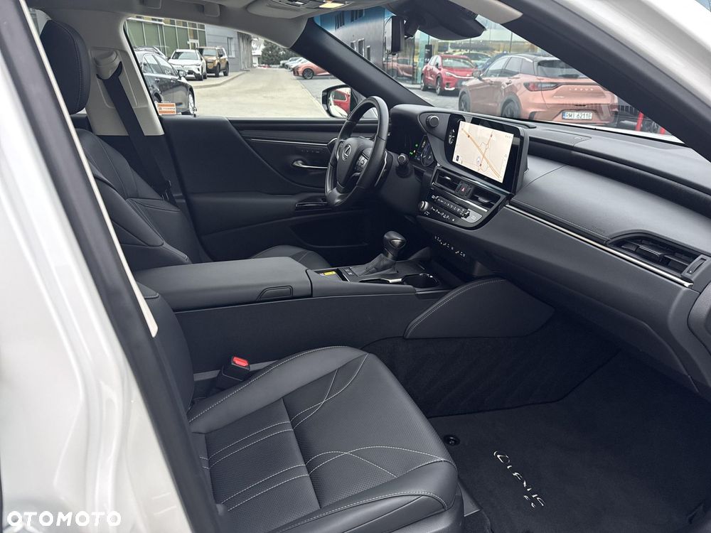 Lexus ES 300h Prestige - 9