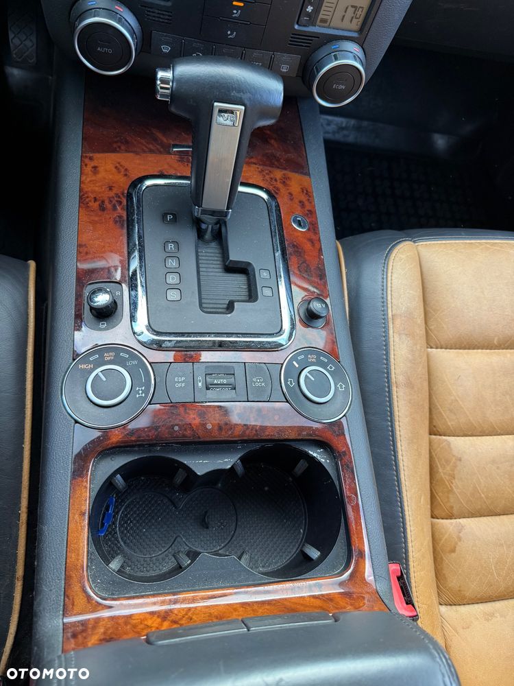 Volkswagen Touareg - 11