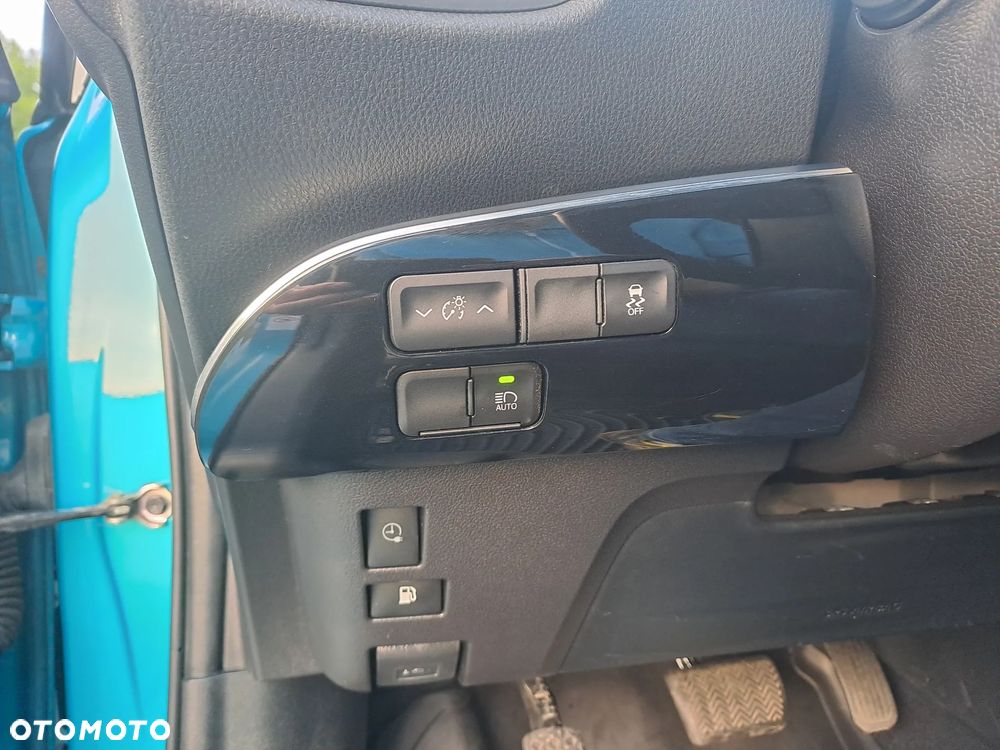 Toyota Prius 1.8 HSD Prestige - 18