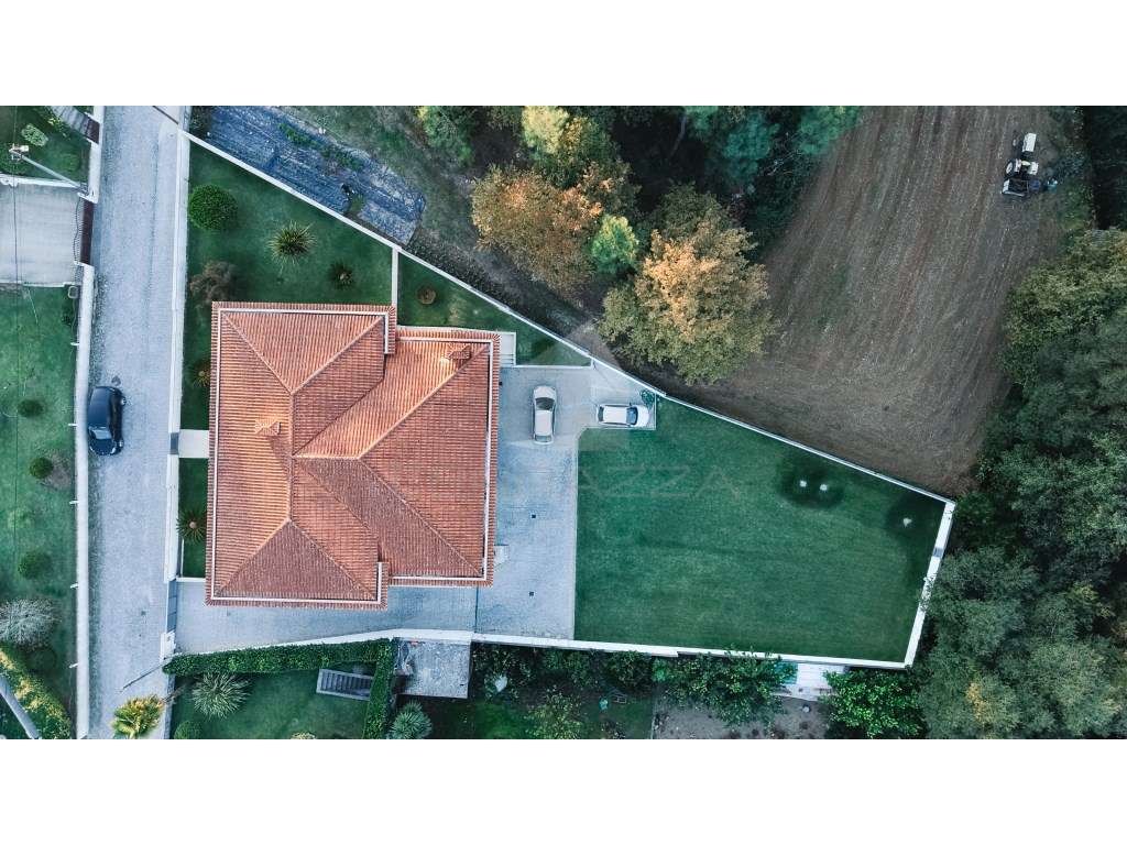 MORADIA 4 FRENTES BARCELOS COM TERRENO DE 1320m2 - Grande imagem: 4/31