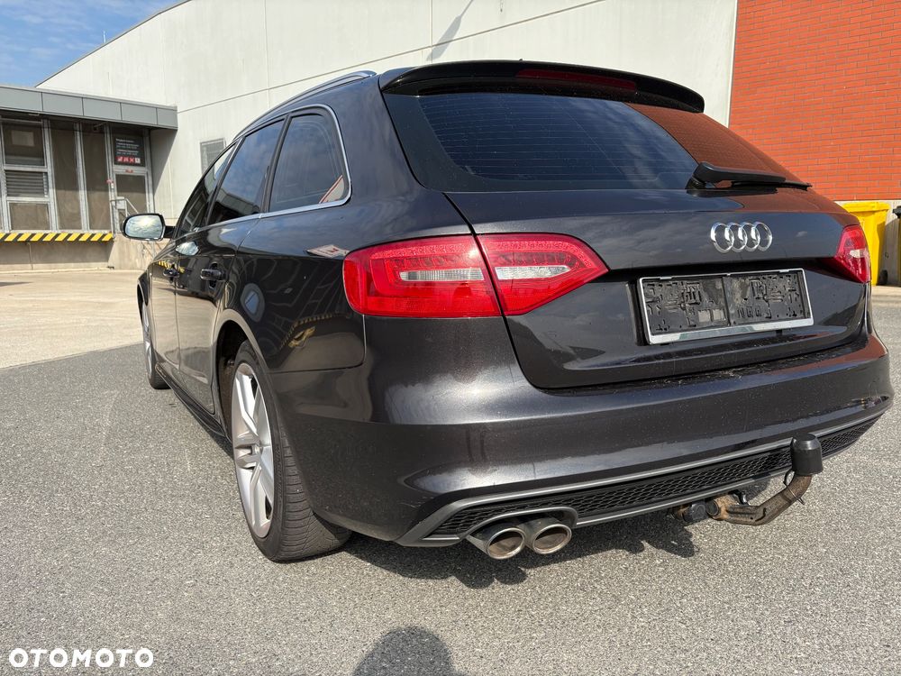 Audi A4 Avant 2.0 TDI DPF clean diesel S line Sportpaket - 12