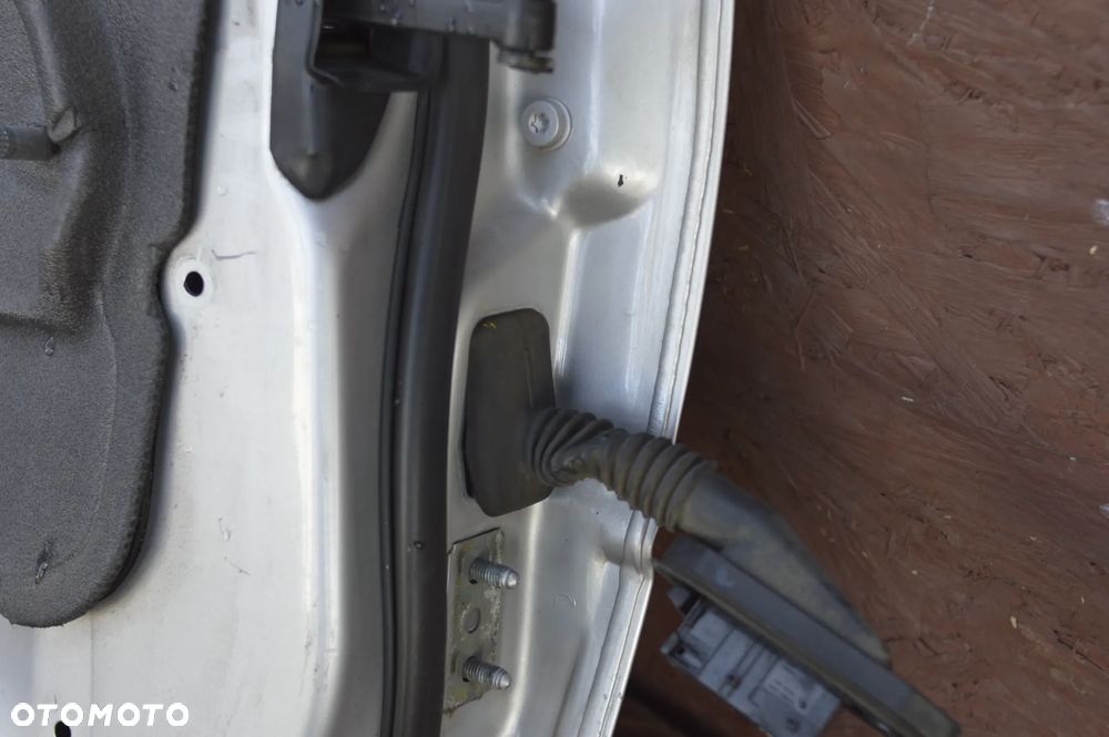 BMW E46 SEDAN ORYGINALNE KOMPLETNE DRZWI TYŁ LEWE / PRAWE W KOLORZE TITANSILBER 354/7 O NR.  41 52 7 034 153 / 41 52 8 240 075 /  41 52 7 034 154 / 41 52 8 240 076 OEM W DOBRYM STANIE - 22