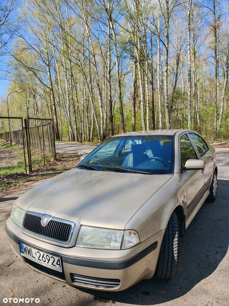 Skoda Octavia 1.6 Tour - 1
