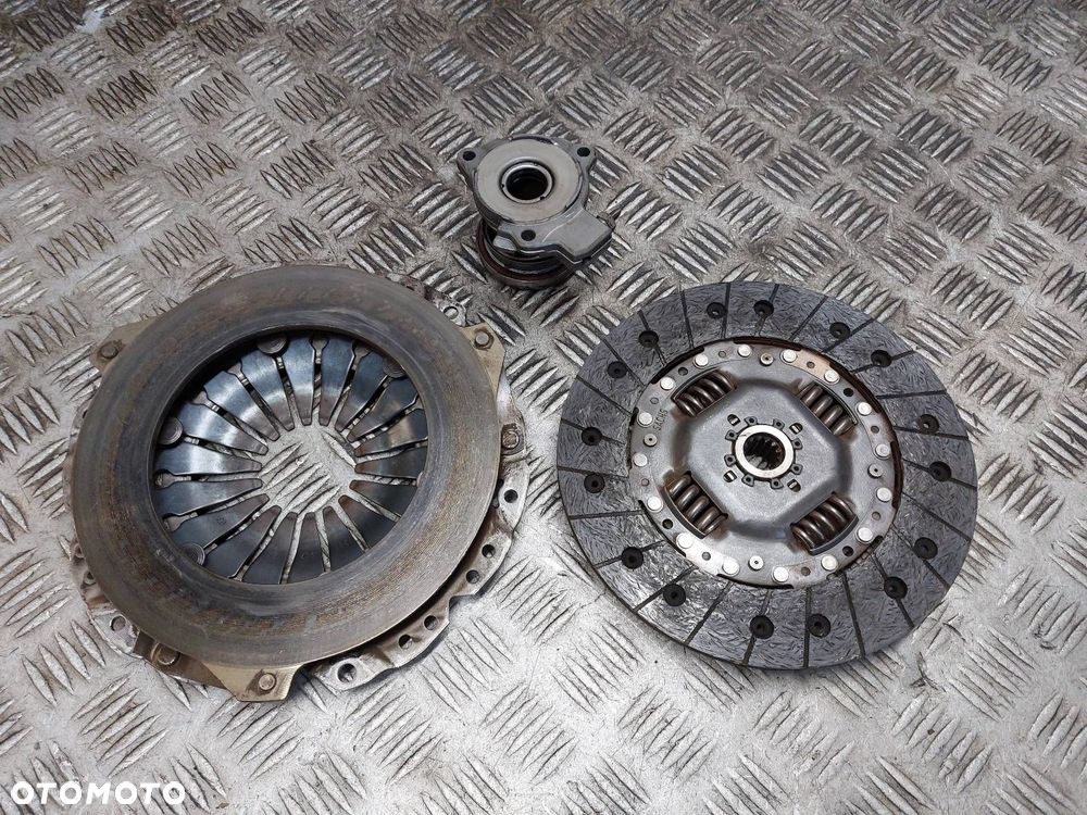 SPRZĘGŁO TARCZA + DOCISK + ŁOŻYSKO ASTRA G 1.7 CDTI 55351769 24422061 - 6