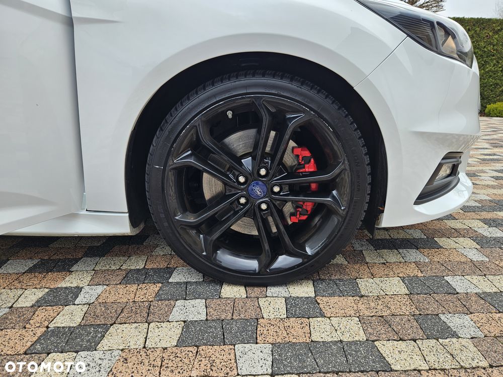 Ford Focus - 25
