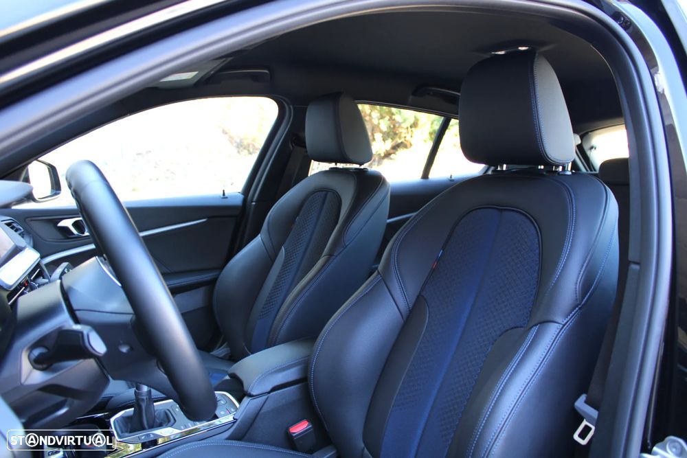 BMW 116 d Pack Desportivo M - 11