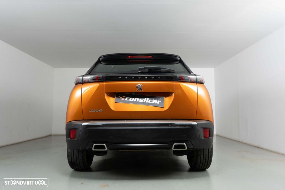 Peugeot 2008 1.2 PureTech Allure EAT8 - 5