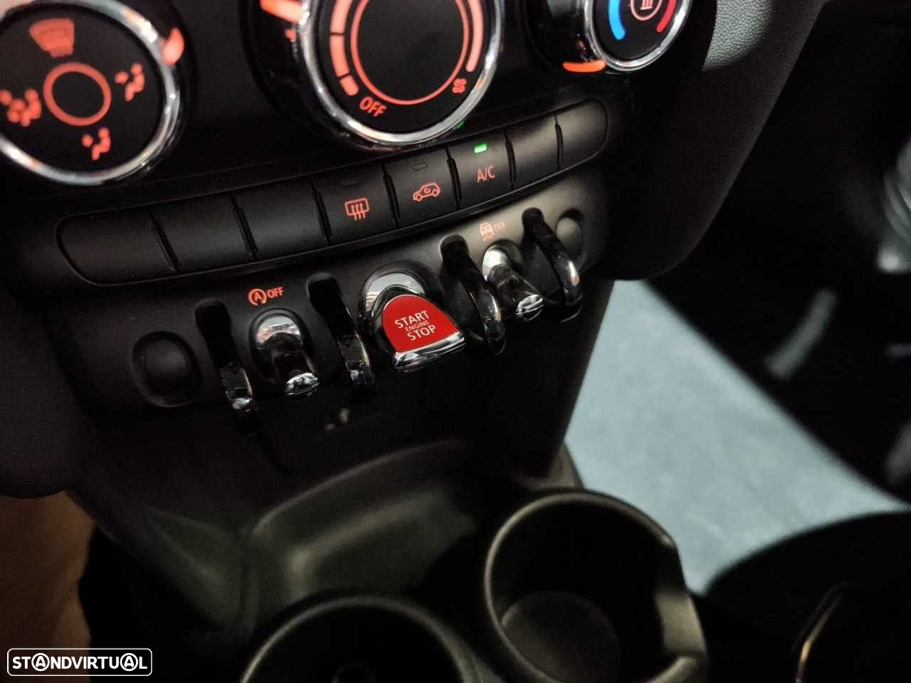 MINI 3 Portas One - 23