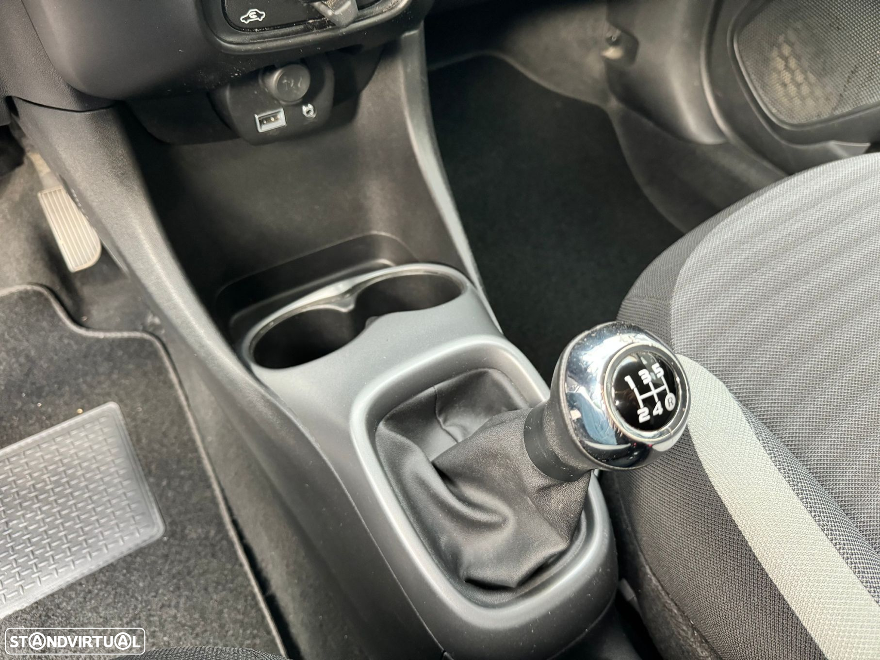 Toyota Aygo 1.0 X-Play Plus - 22
