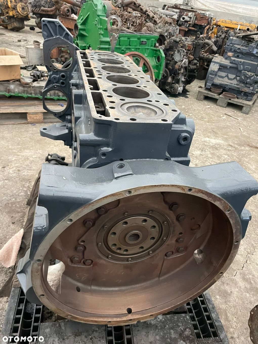 Cat Caterpillar C9 - słupek silnika - 3
