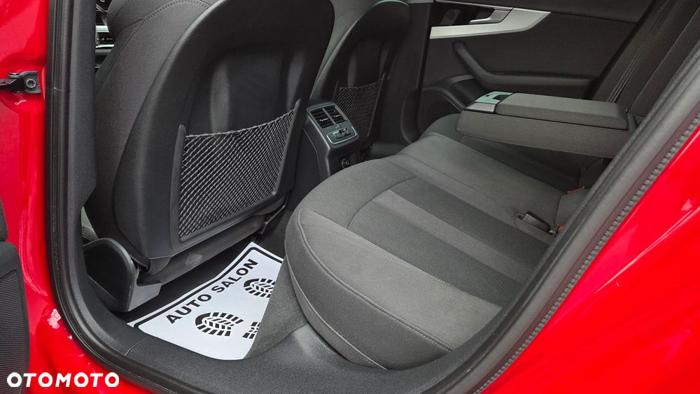 Audi A4 Limousine - 13