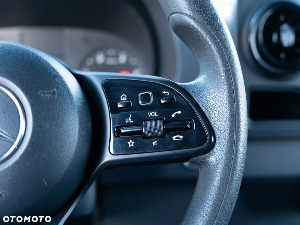 Mercedes-Benz Sprinter - 22