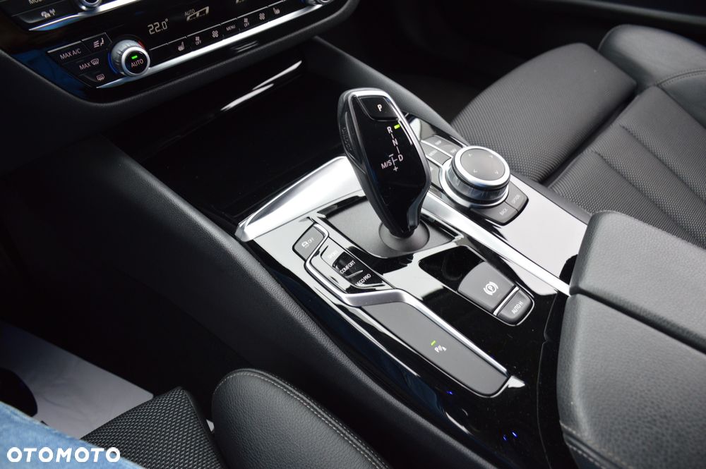 BMW Seria 5 520d xDrive Sport Line sport - 12