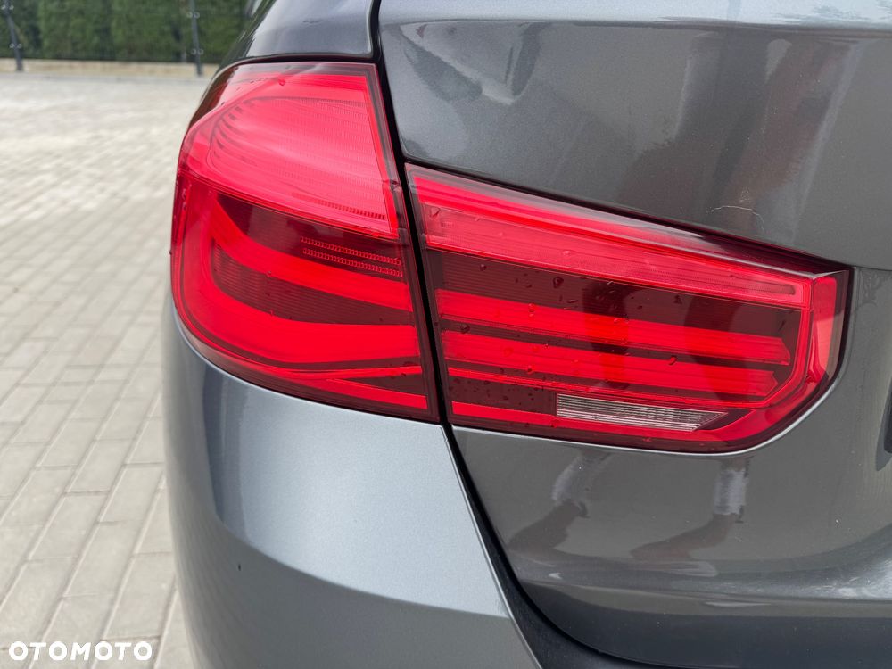 BMW Seria 3 318i - 13